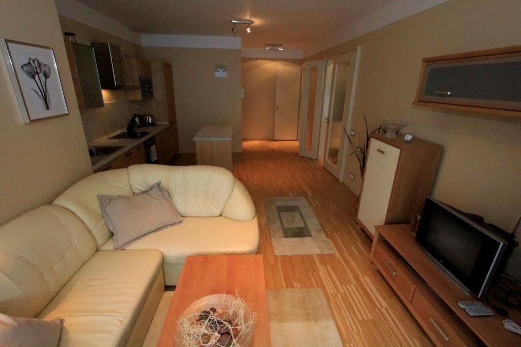 Luxury Apartment River Diamond Residence Praga Exterior foto